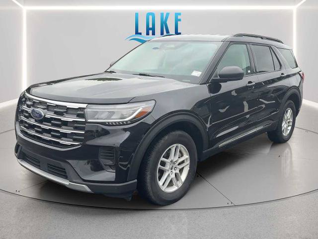 Certified 2025 Ford Explorer Active AWD/4WD image 3