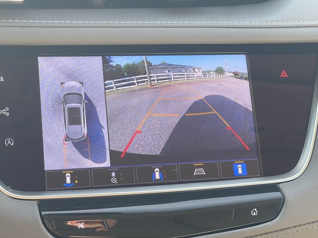 Used 2022 Cadillac XT5 Premium Luxury w/ Technology Package AWD/4WD image 19