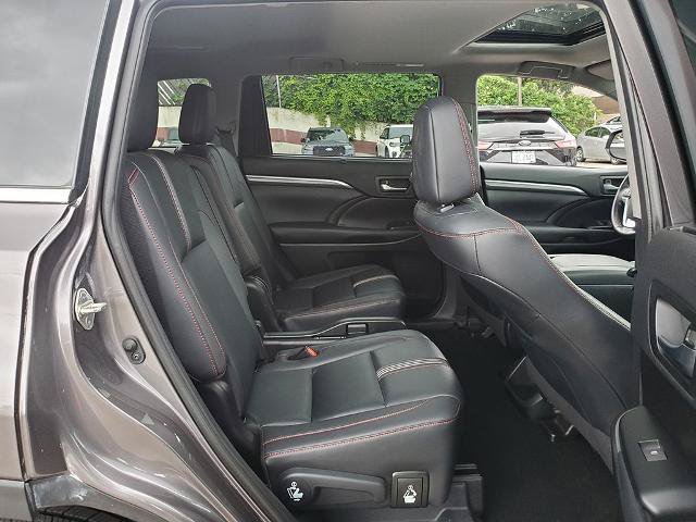 Used 2019 Toyota Highlander SE AWD/4WD image 19