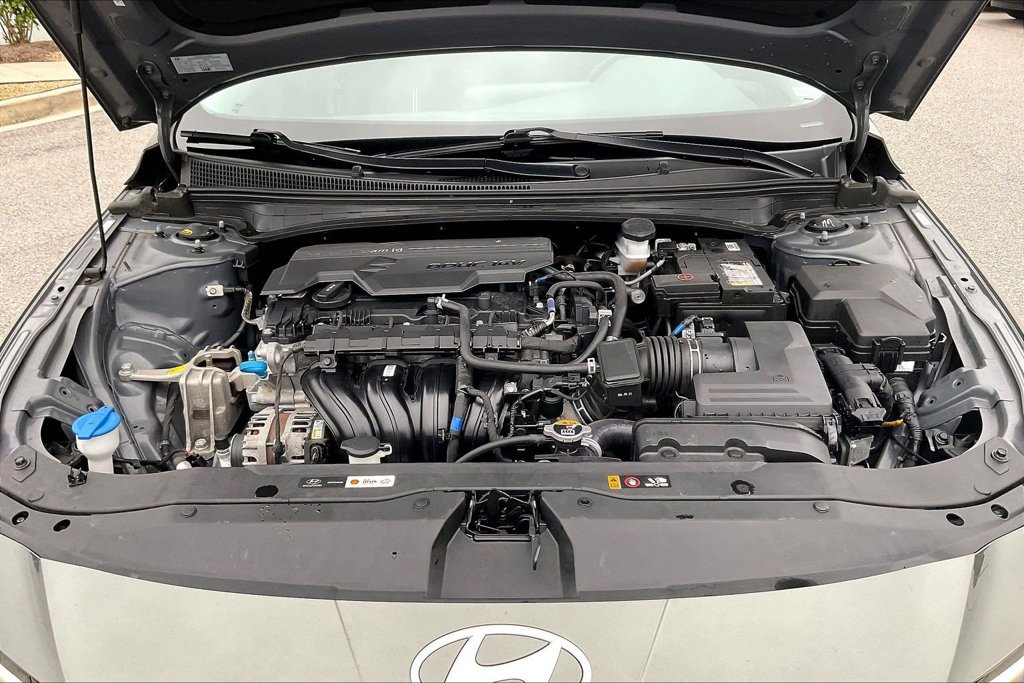 Used 2025 Hyundai Elantra SEL FWD image 28