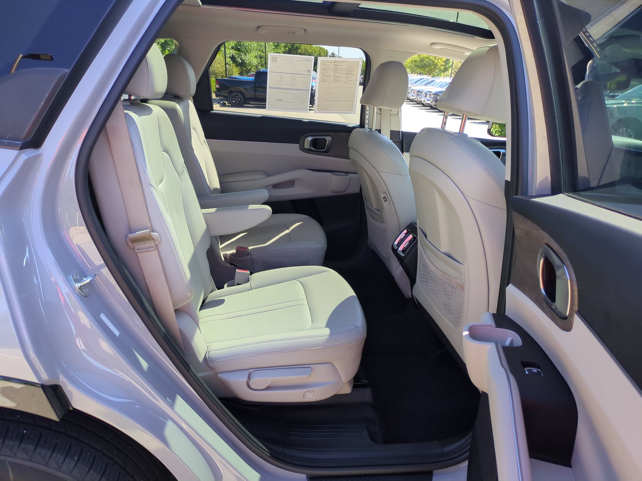Used 2023 Kia Sorento EX w/ Panoramic Sunroof Package FWD image 36