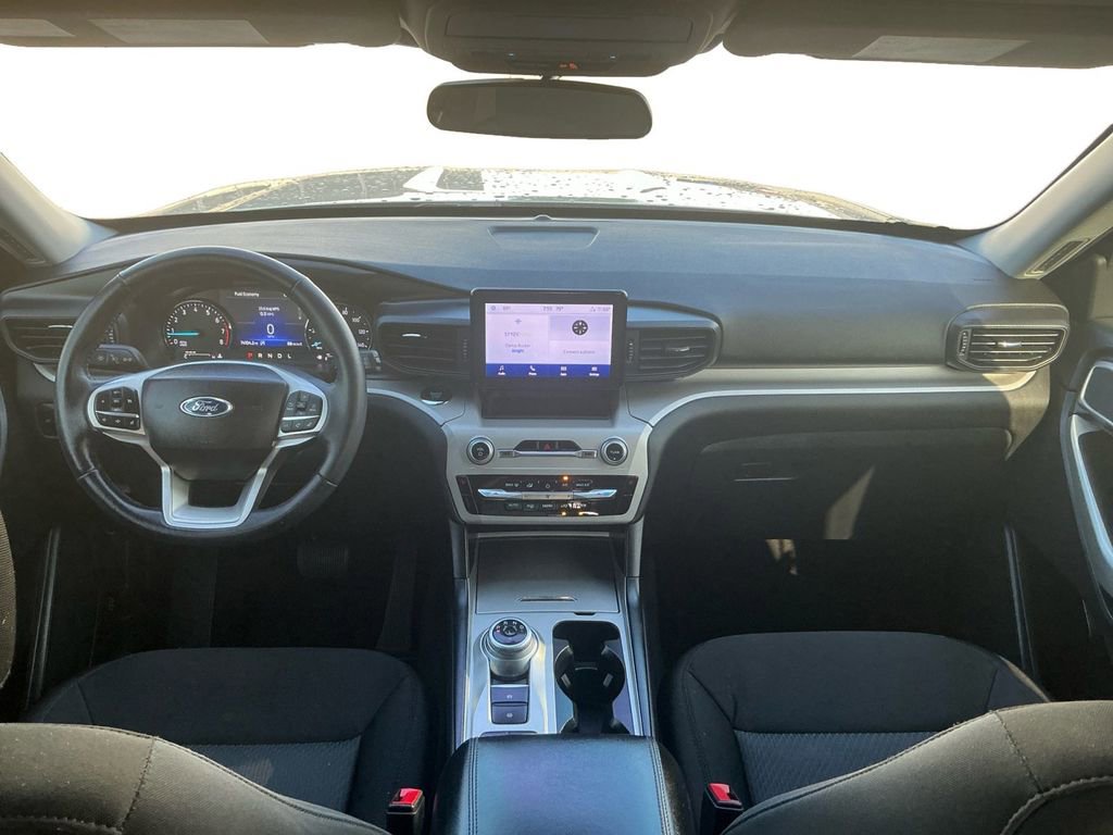Certified 2023 Ford Explorer XLT RWD image 17