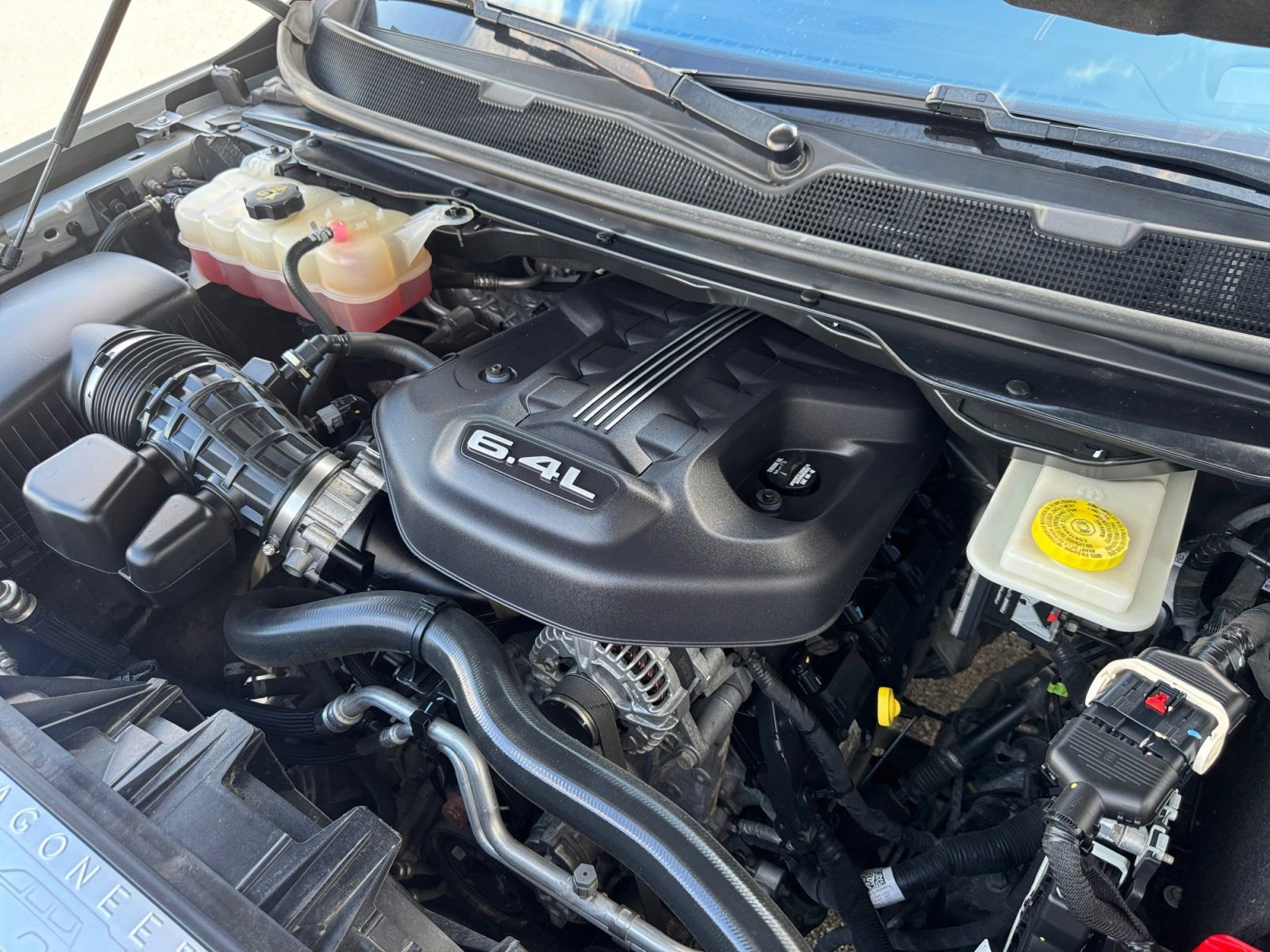 Used 2022 Jeep Grand Wagoneer Series III w/ Rear Seat Video Group 1 image 37