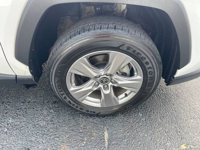 Used 2022 Toyota RAV4 XLE AWD/4WD image 10