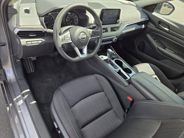 Used 2024 Nissan Altima 2.5 SV FWD image 22