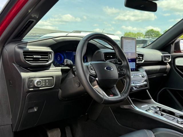 Certified 2020 Ford Explorer ST w/ Premium Technology Package AWD/4WD image 13
