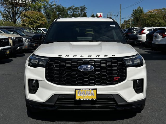 Certified 2025 Ford Explorer ST AWD/4WD image 2