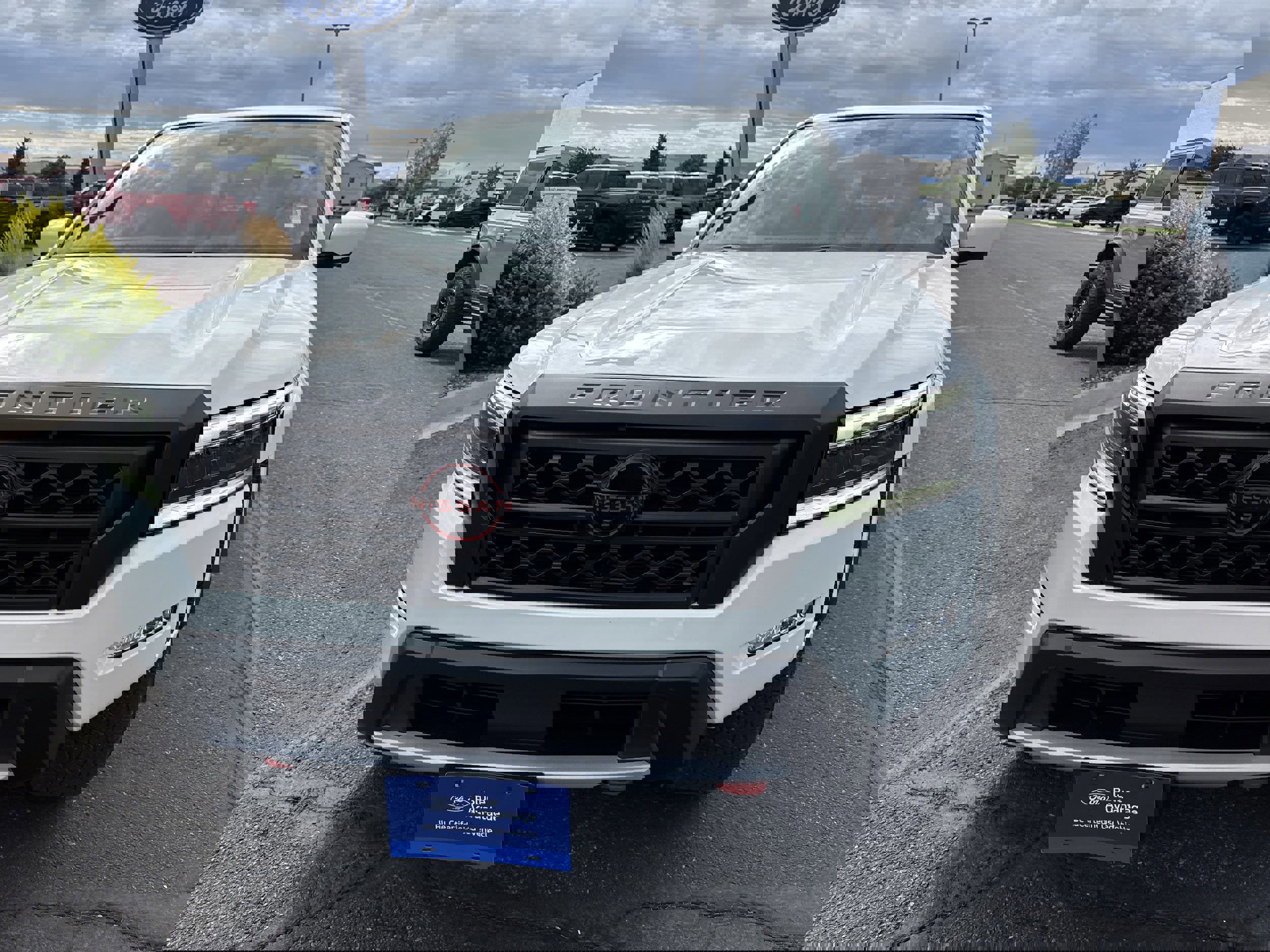 Used 2023 Nissan Frontier PRO-4X w/ Pro Convenience Package image 8