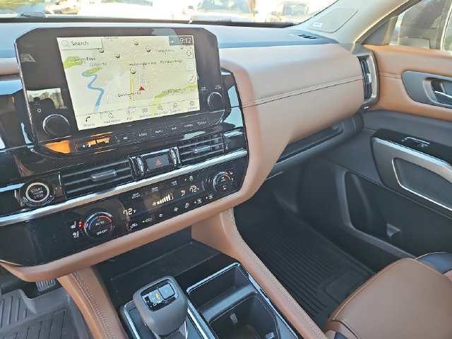 Used 2024 Nissan Pathfinder Platinum FWD image 25