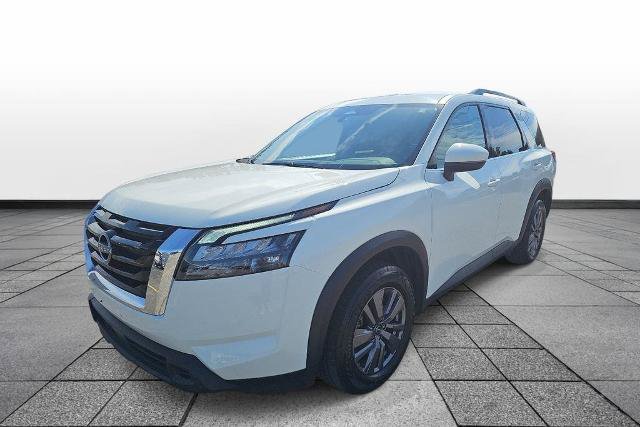 Used 2025 Nissan Pathfinder SV AWD/4WD image 1