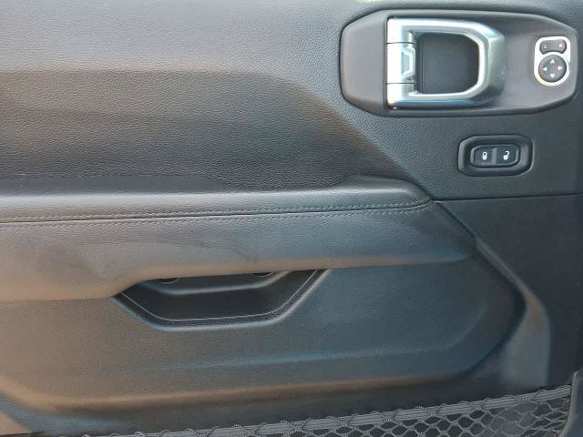 Used 2021 Jeep Wrangler Unlimited Sahara AWD/4WD image 16