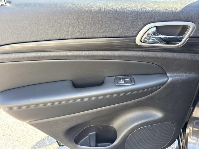 Used 2021 Jeep Grand Cherokee Laredo X RWD image 19