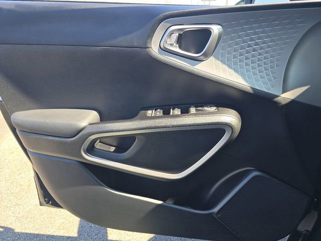 Used 2024 Kia Soul LX w/ Option Group 015 FWD image 22