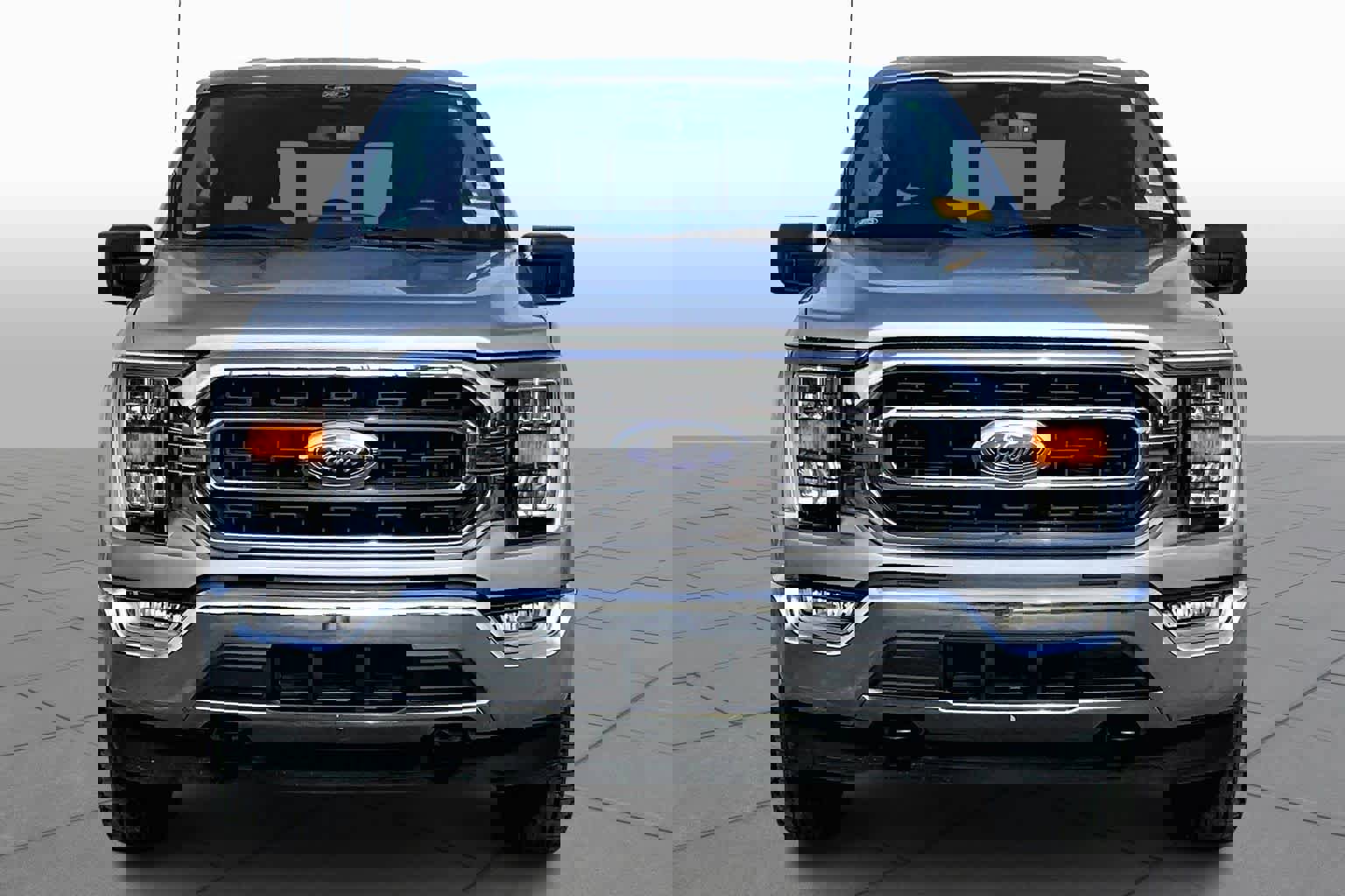 Certified 2022 Ford F150 XLT w/ Equipment Group 302A High image 4