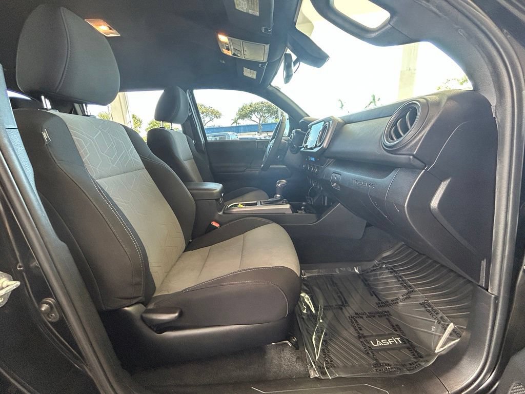 Used 2023 Toyota Tacoma TRD Off-Road w/ Technology Package RWD image 24