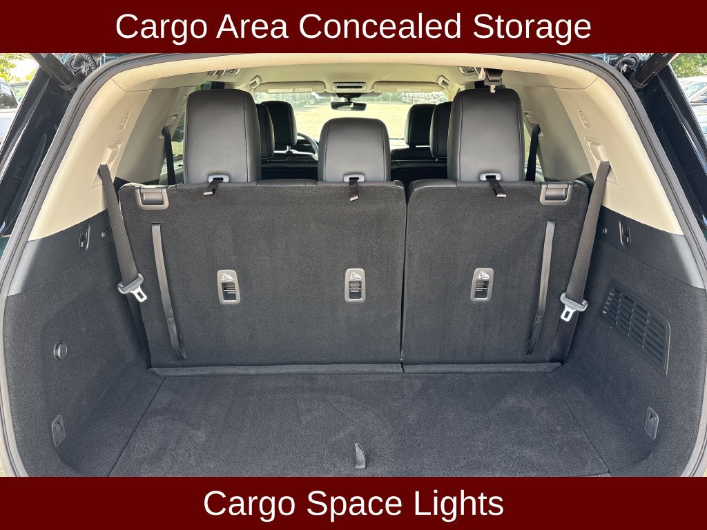 Used 2023 Nissan Pathfinder SL AWD/4WD image 29