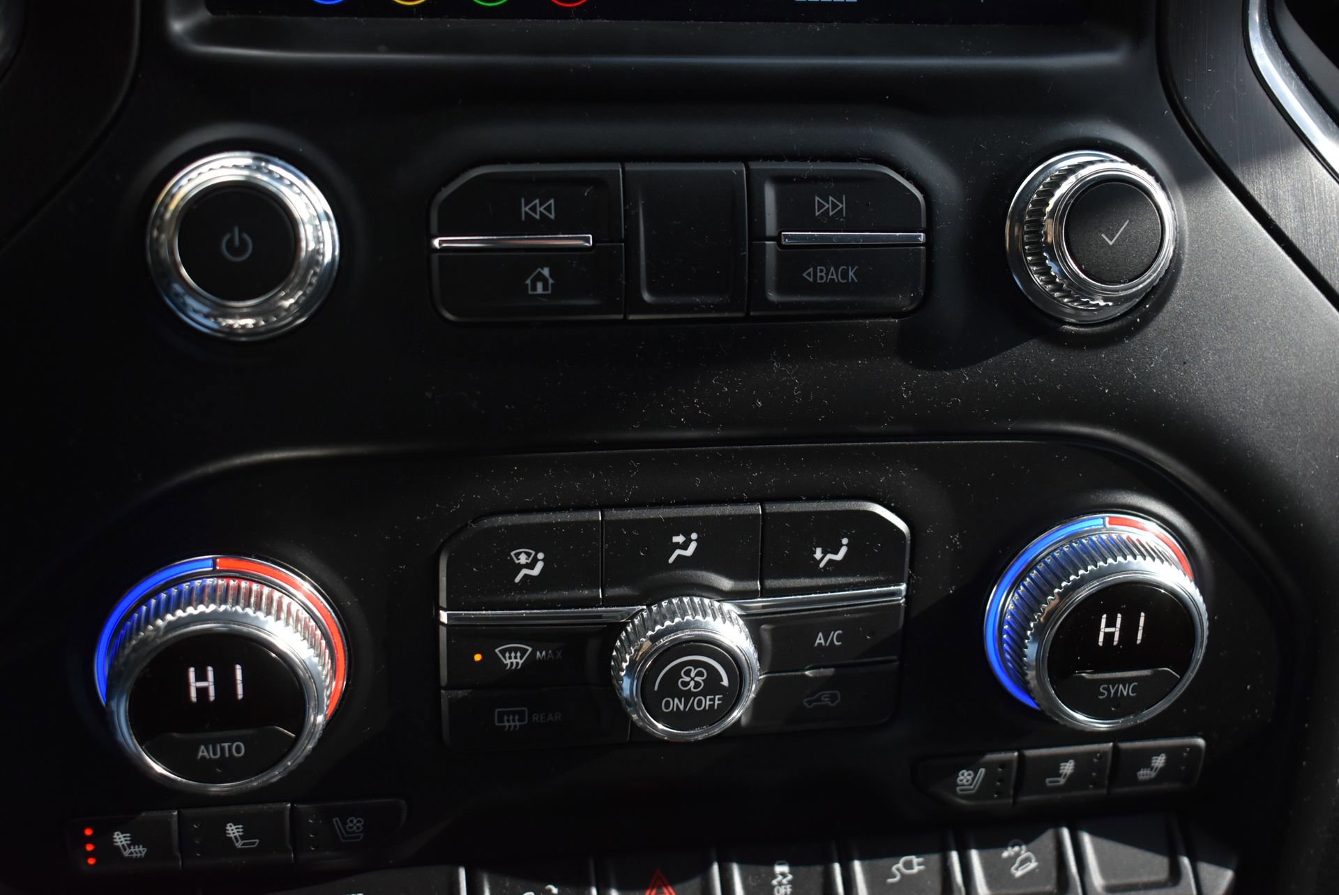 Used 2022 GMC Sierra 2500 AT4 image 30