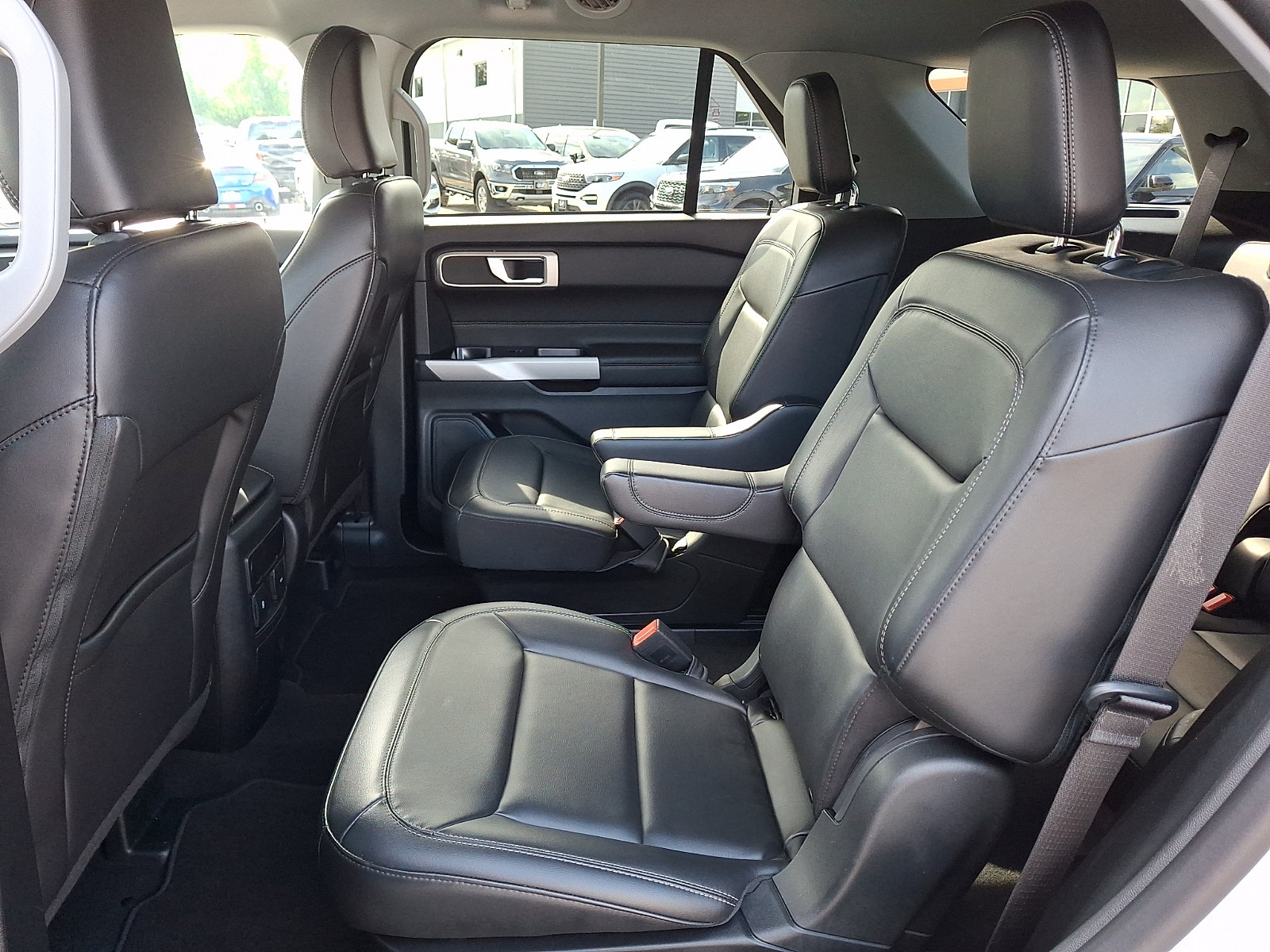 Certified 2023 Ford Explorer XLT w/ Equipment Group 202A AWD/4WD image 13