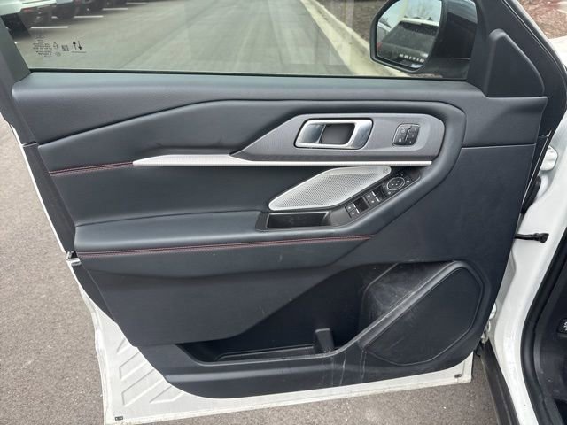 Certified 2025 Ford Explorer ST w/ Sun And Sound Package image 8