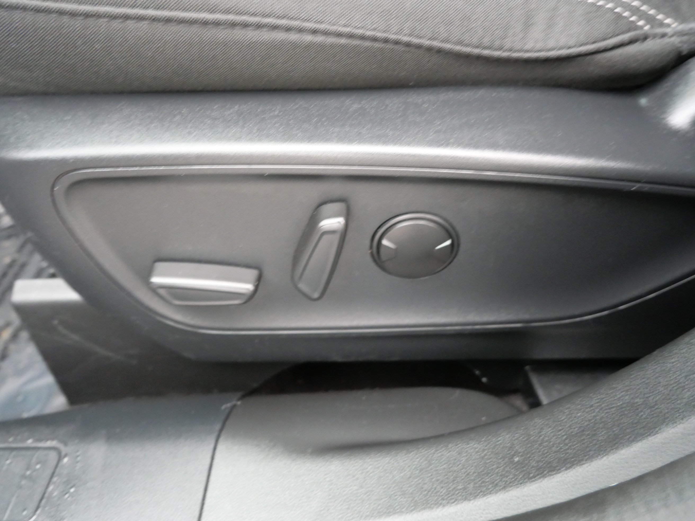 Certified 2024 Ford Escape Active AWD/4WD image 19