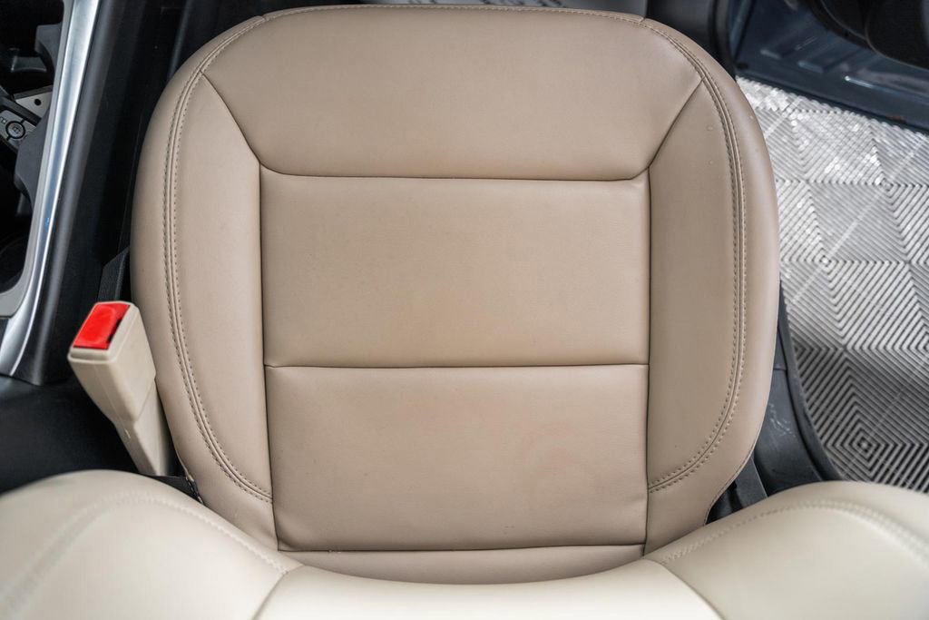 Certified 2021 Ford Explorer XLT w/ Equipment Group 202A image 32