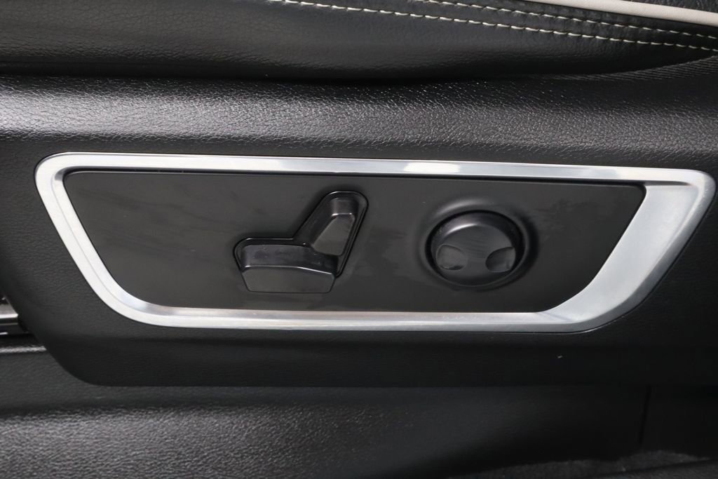 Used 2025 RAM 1500 Laramie w/ Sport Appearance Package AWD/4WD image 26