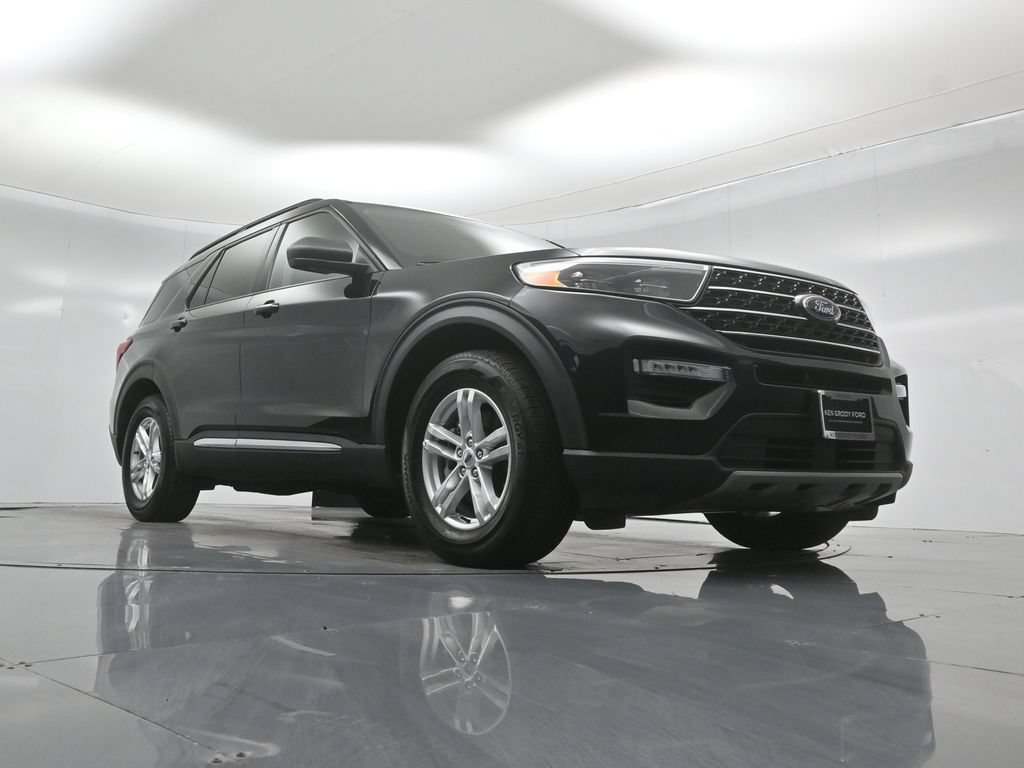 Certified 2023 Ford Explorer XLT w/ Equipment Group 202A RWD image 47