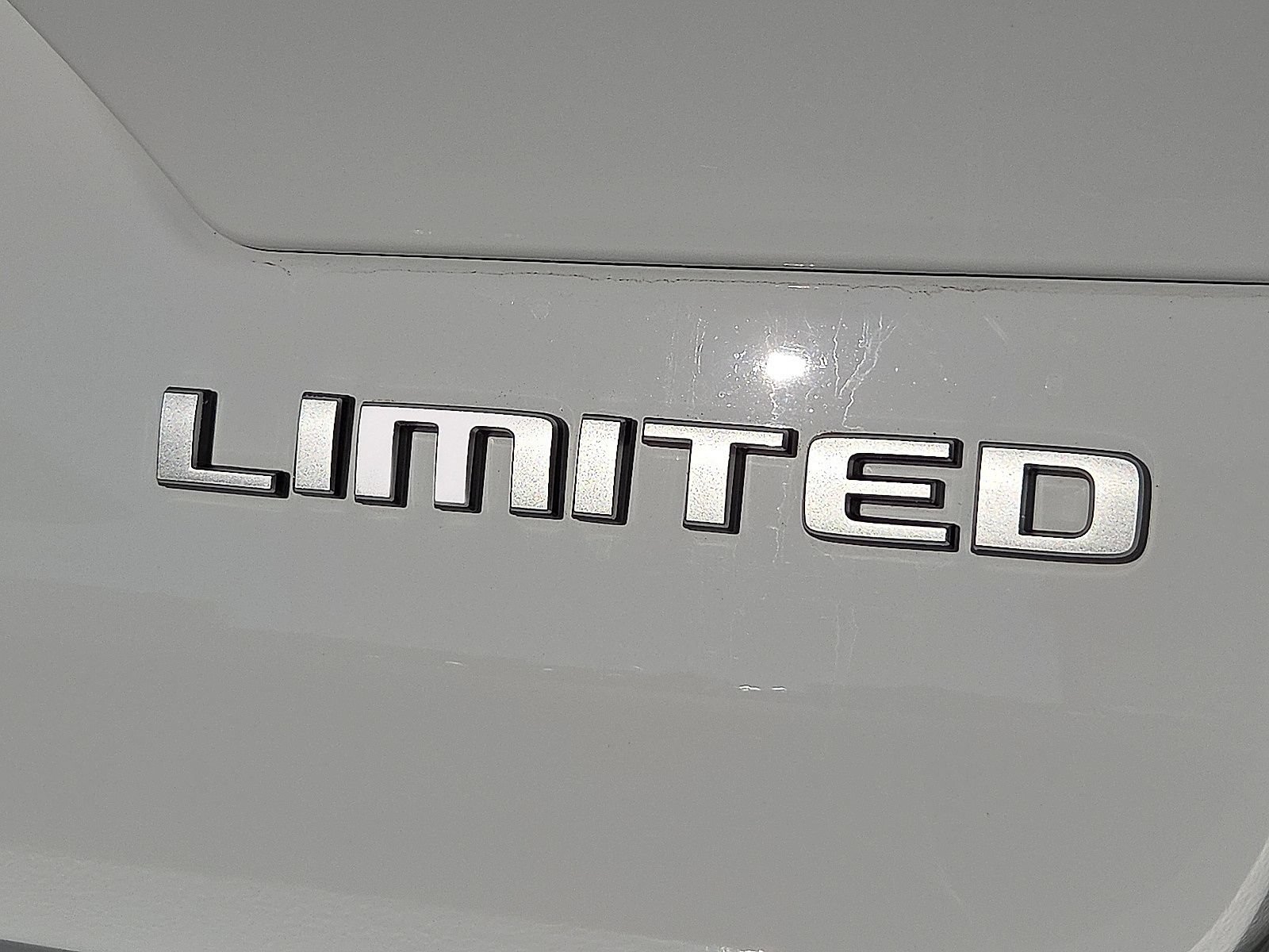 Used 2025 Jeep Grand Cherokee Limited w/ Trailer Tow Package AWD/4WD image 9