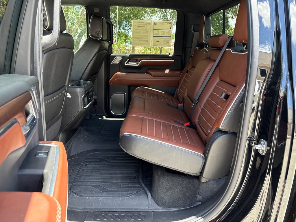 Used 2024 GMC Sierra 2500 Denali Ultimate AWD/4WD image 32