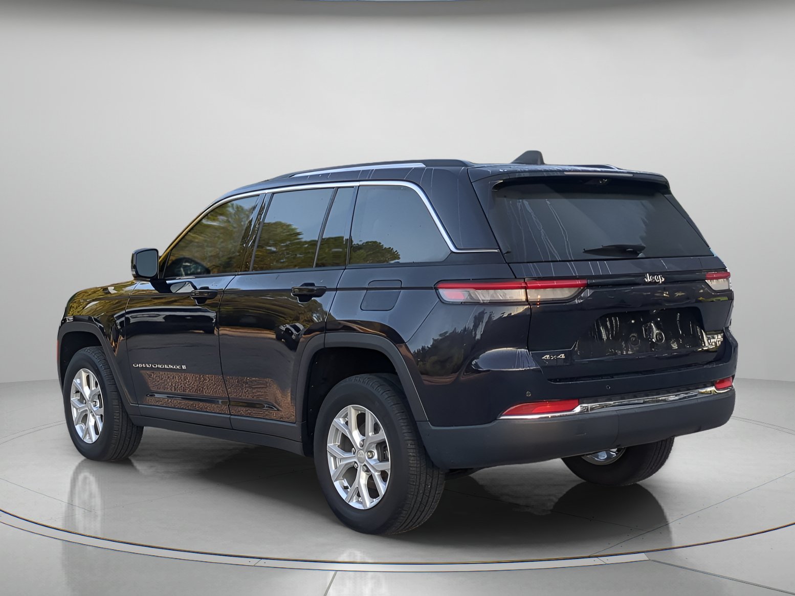 Used 2023 Jeep Grand Cherokee Limited w/ Luxury Tech Group II AWD/4WD image 42