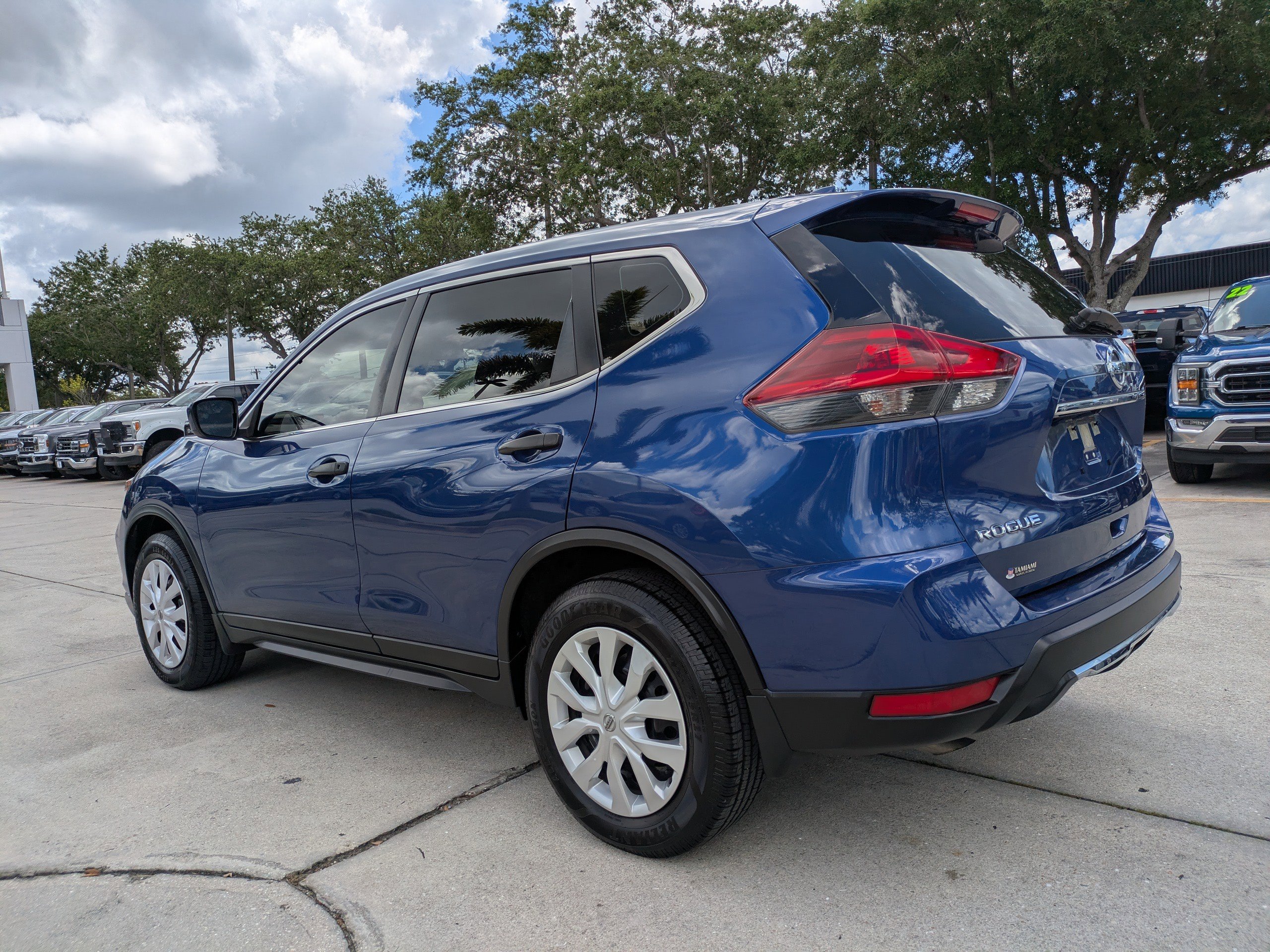 Used 2020 Nissan Rogue S FWD image 6