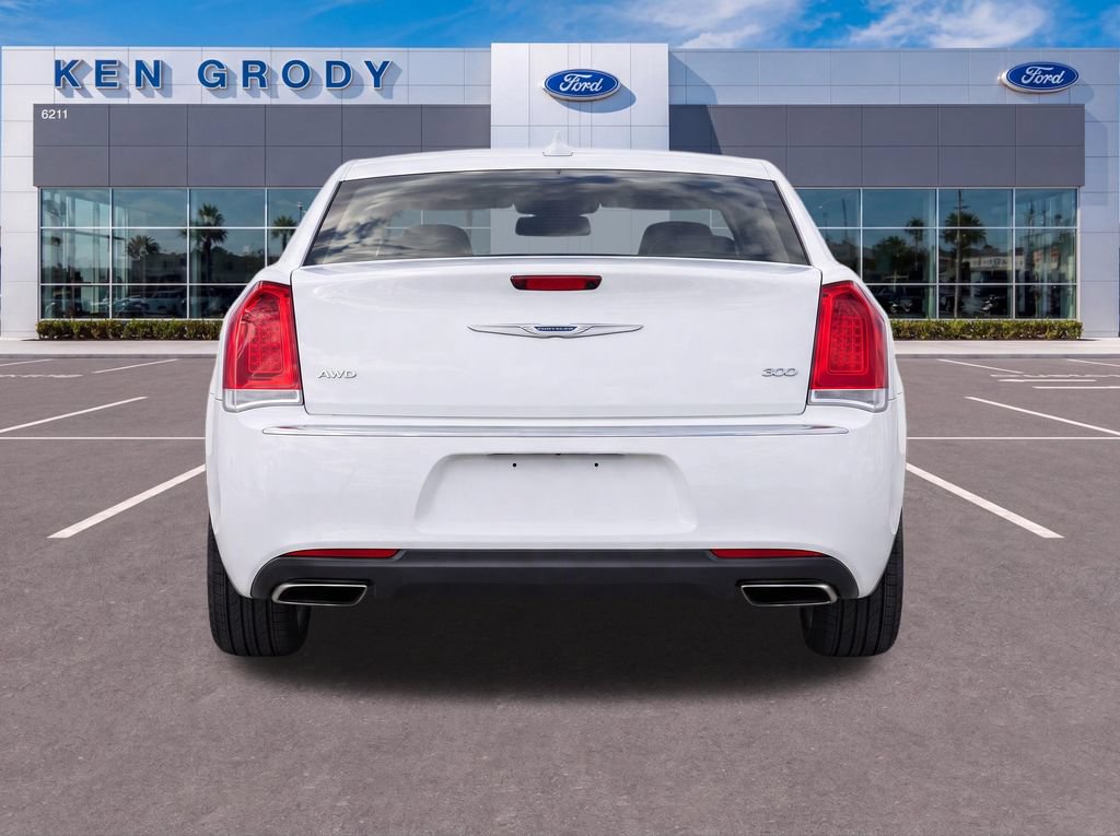 Used 2020 Chrysler 300 Limited AWD/4WD image 5