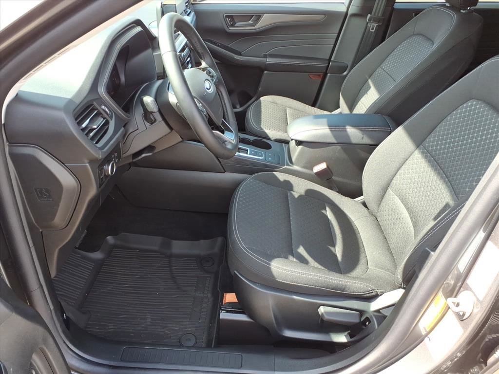 Certified 2025 Ford Escape Active w/ Cold Weather Package AWD/4WD image 5