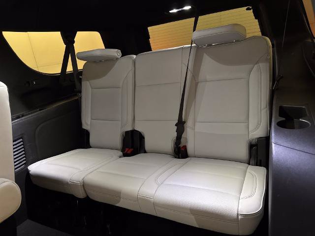 Used 2026 Chevrolet Suburban Premier AWD/4WD image 25