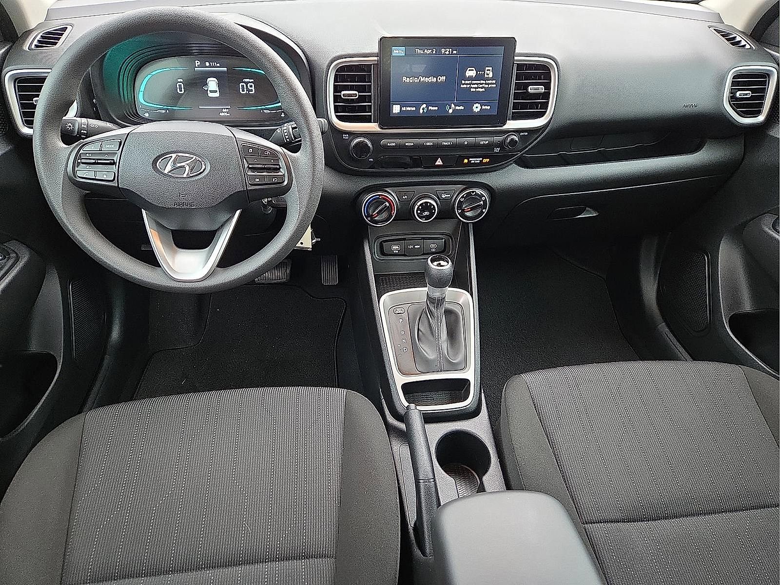 Used 2025 Hyundai Venue SE image 11