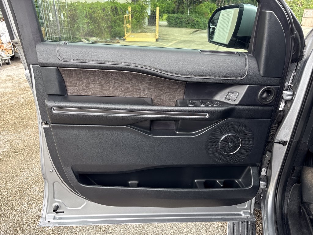 Certified 2021 Ford Expedition Limited RWD image 26