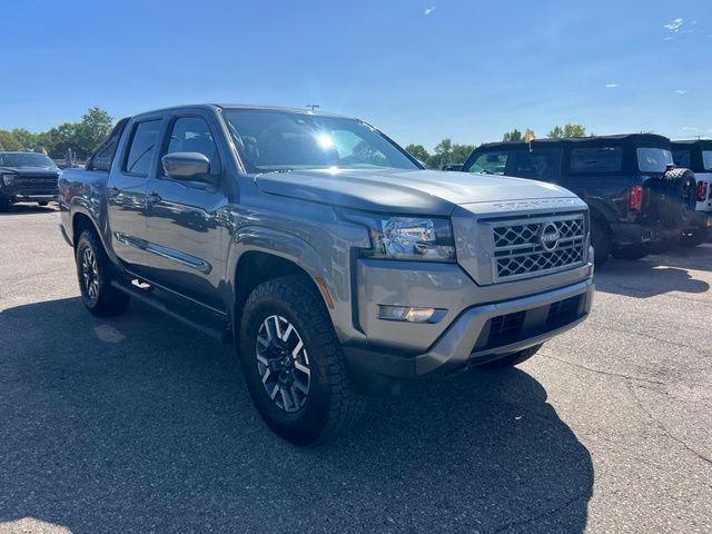Used 2022 Nissan Frontier SV AWD/4WD image 3
