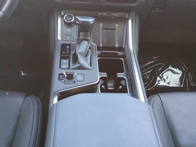 Used 2024 Lexus GX 550 w/ Accessory Package (31) image 20