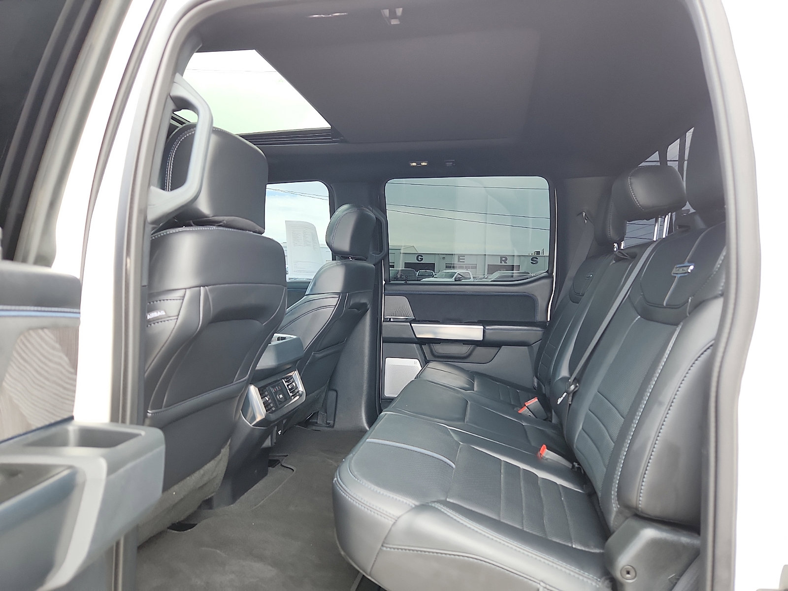 Certified 2025 Ford F250 Platinum AWD/4WD image 9