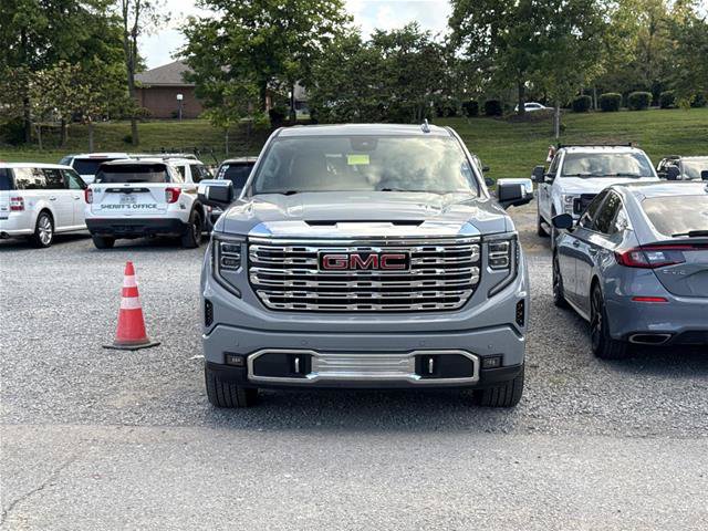 Used 2025 GMC Sierra 1500 Denali w/ Denali Reserve Package AWD/4WD image 2