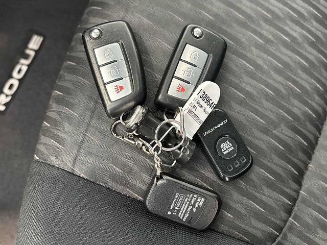 Used 2017 Nissan Rogue S image 31