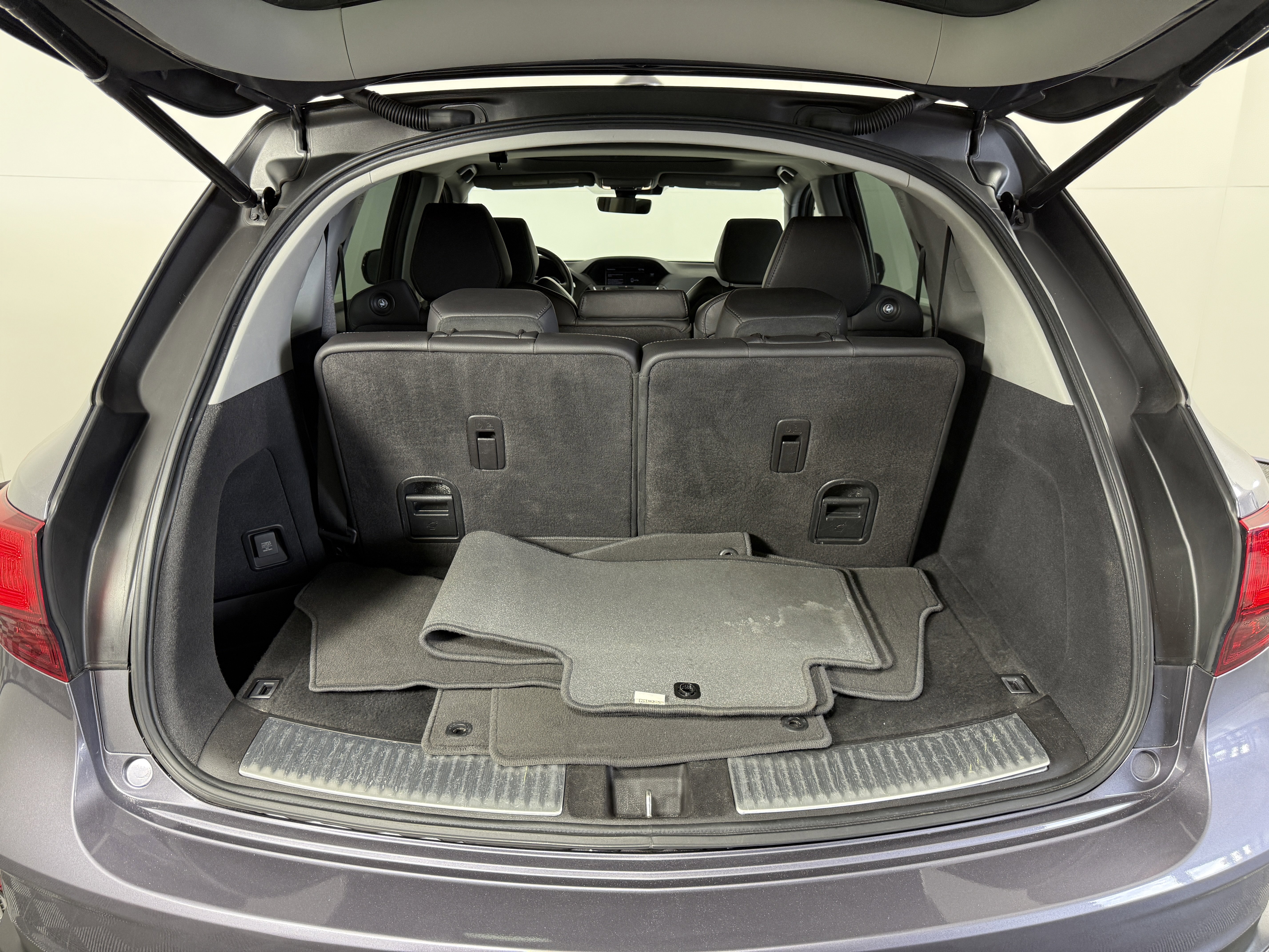 Used 2020 Acura MDX FWD image 9