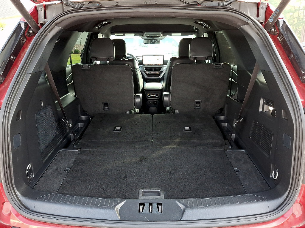 Certified 2025 Ford Explorer ST-Line w/ Premium Package RWD image 29