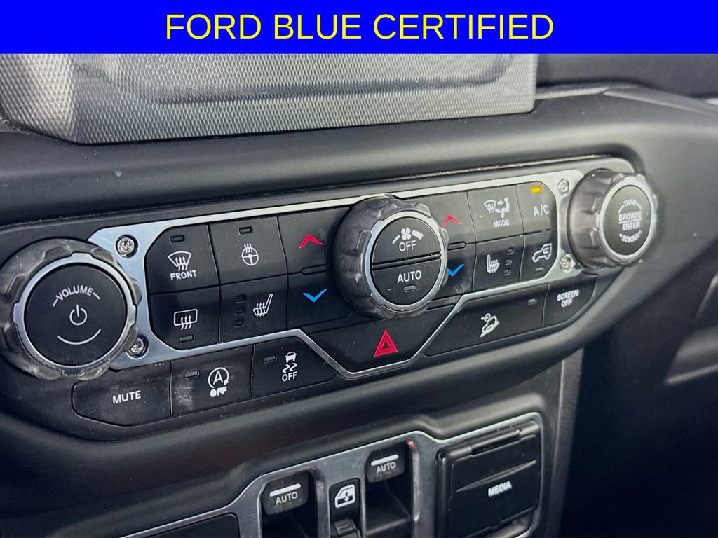 Used 2018 Jeep Wrangler Unlimited Sahara w/ Cold Weather Group image 15