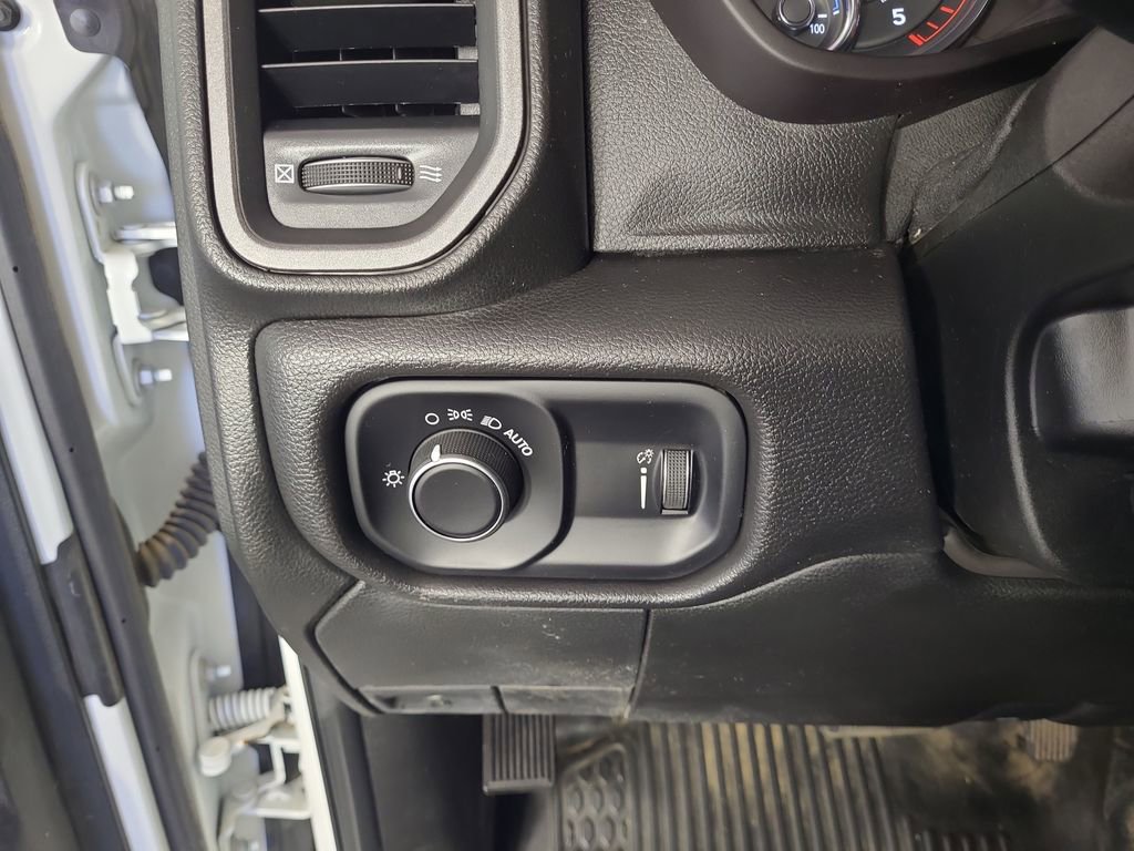 Used 2024 RAM 3500 Tradesman w/ Chrome Appearance Group image 14