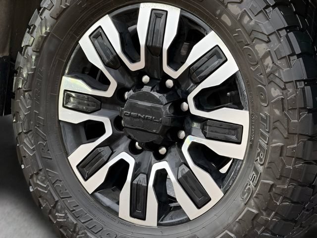 Used 2025 GMC Sierra 3500 Denali Ultimate AWD/4WD image 12