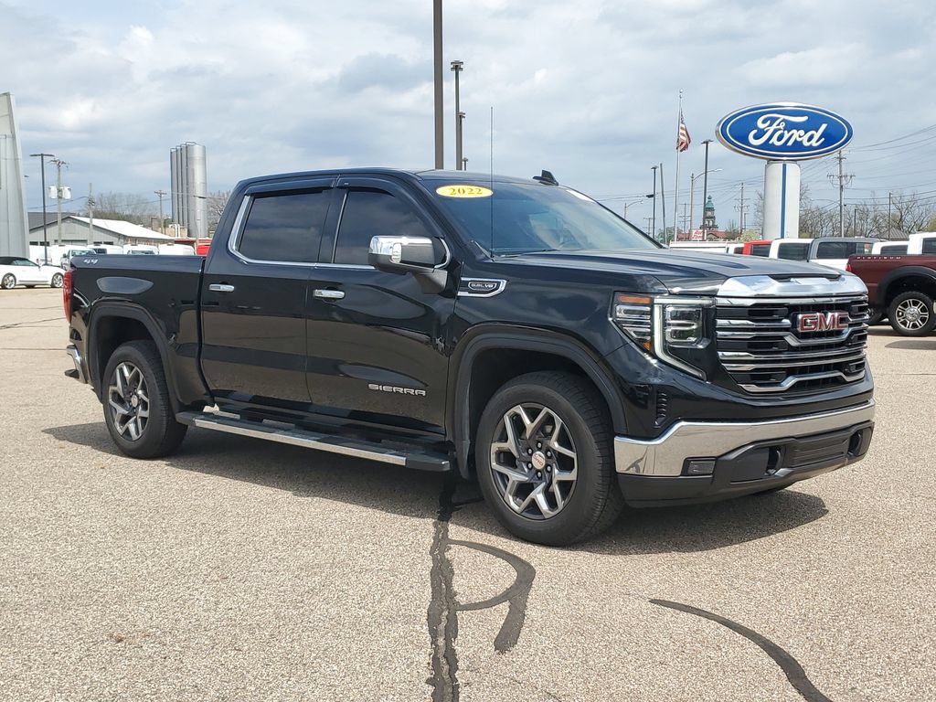 Used 2022 GMC Sierra 1500 SLT w/ SLT Premium Package AWD/4WD image 3