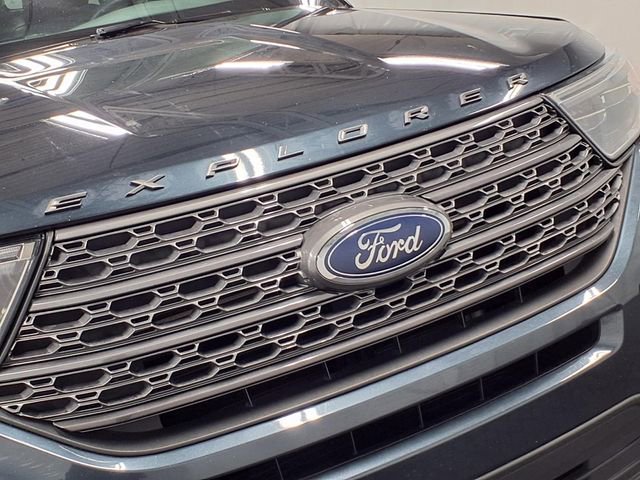 Certified 2022 Ford Explorer XLT w/ Equipment Group 202A AWD/4WD image 35