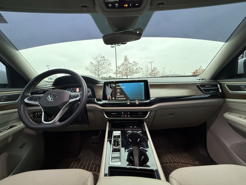 Used 2024 Volkswagen Atlas SE image 30