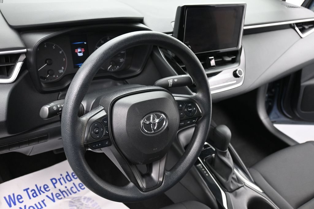 Used 2024 Toyota Corolla LE FWD image 13